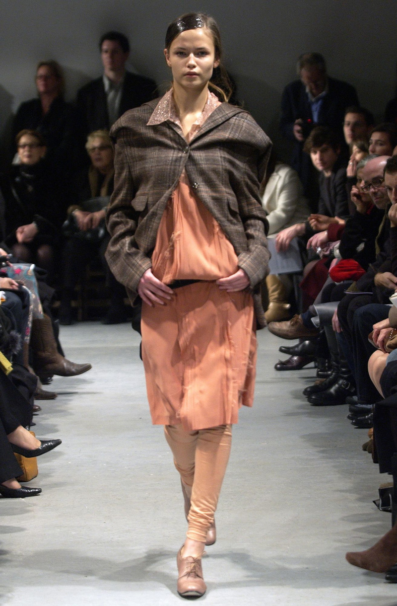 Anne Valerie Hash fashion show for Spring/Summer 2004