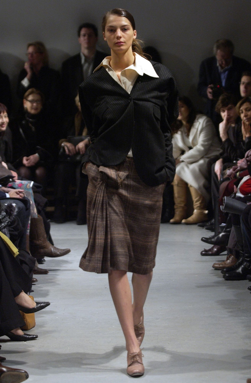 Anne Valerie Hash fashion show for Spring/Summer 2004