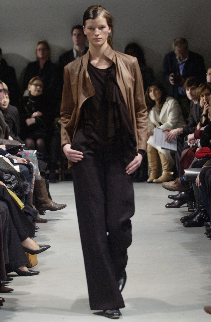 Anne Valerie Hash fashion show for Spring/Summer 2004