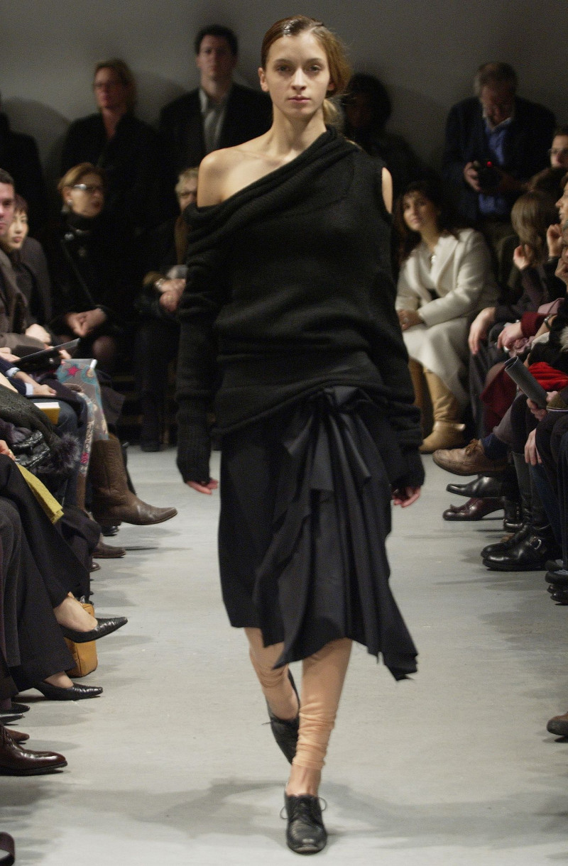 Anne Valerie Hash fashion show for Spring/Summer 2004