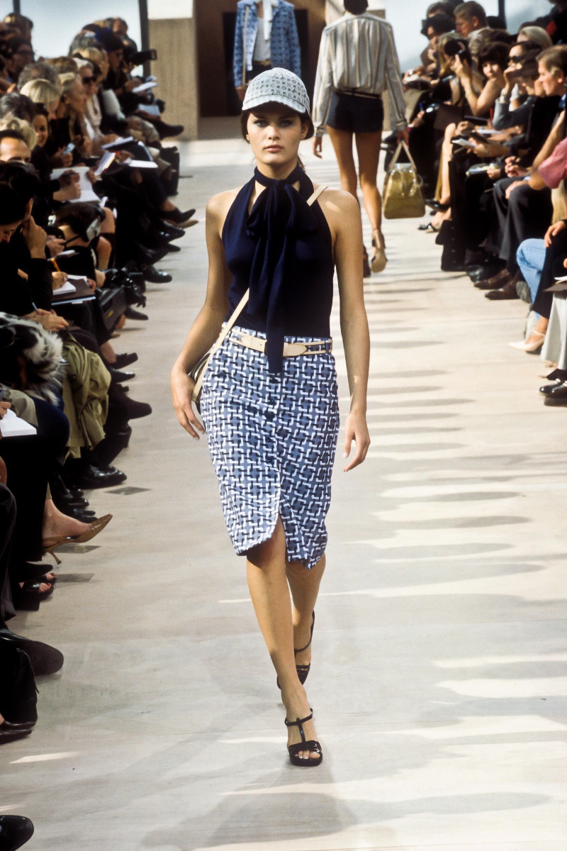 Isabeli Fontana featured in  the Louis Vuitton fashion show for Spring/Summer 2000