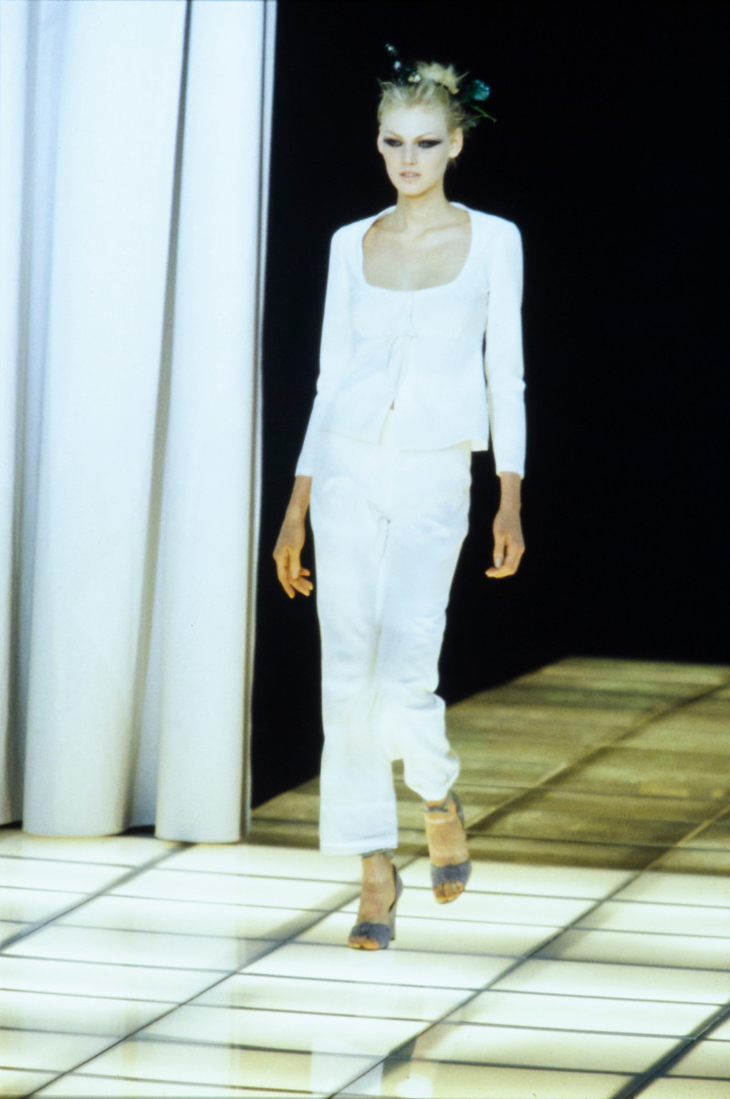 Versace fashion show for Spring/Summer 1997