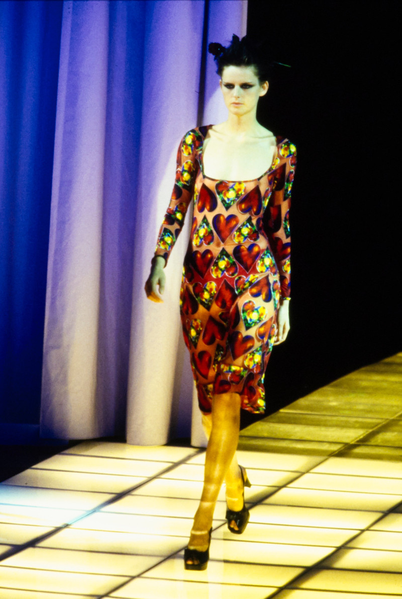 Versace fashion show for Spring/Summer 1997