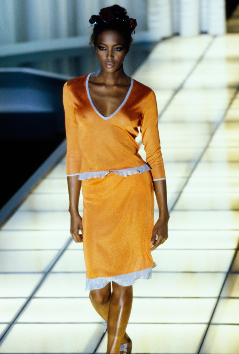 Versace fashion show for Spring/Summer 1997