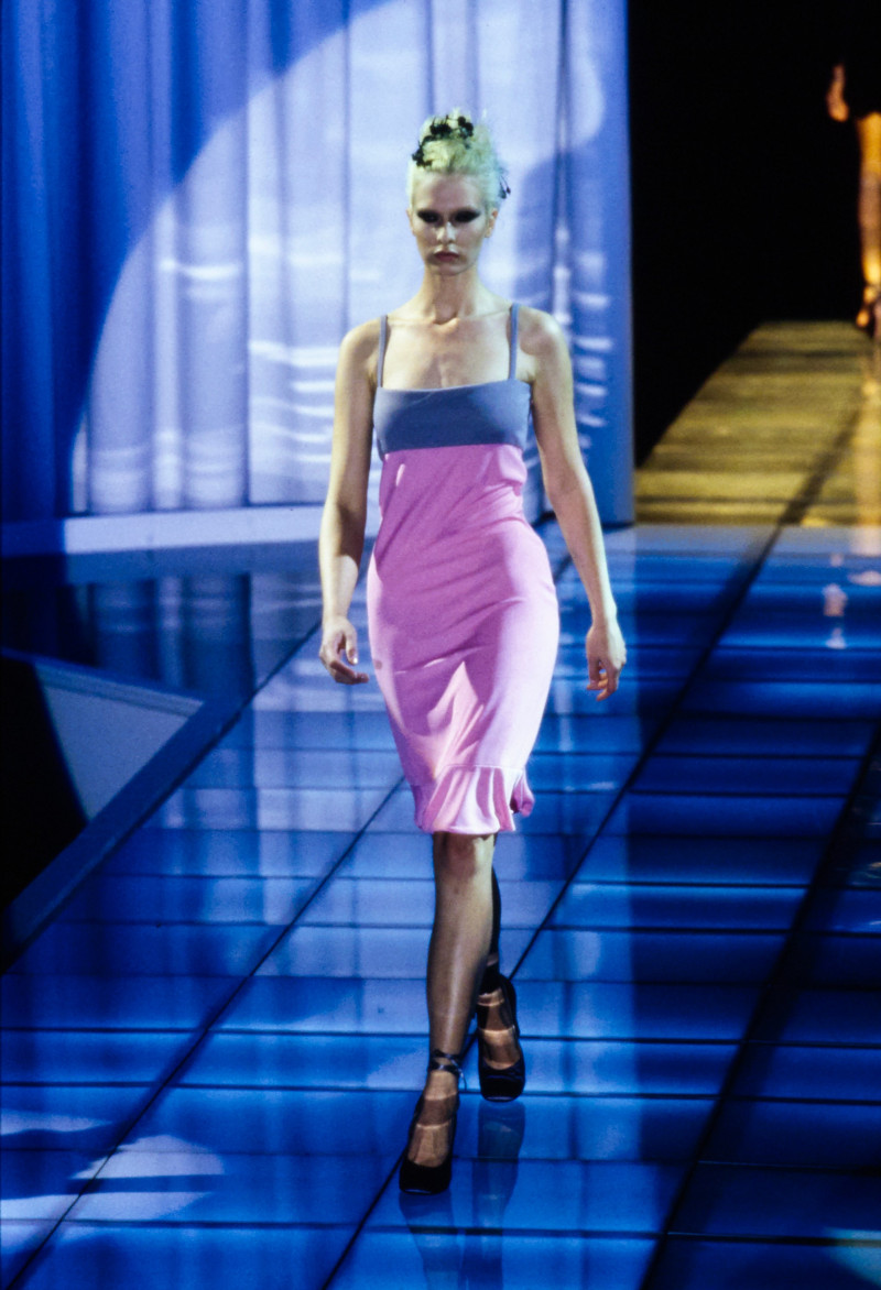 Versace fashion show for Spring/Summer 1997