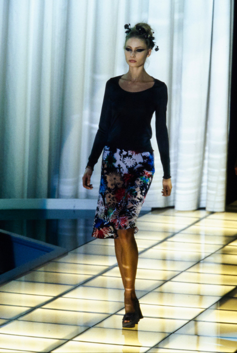 Versace fashion show for Spring/Summer 1997