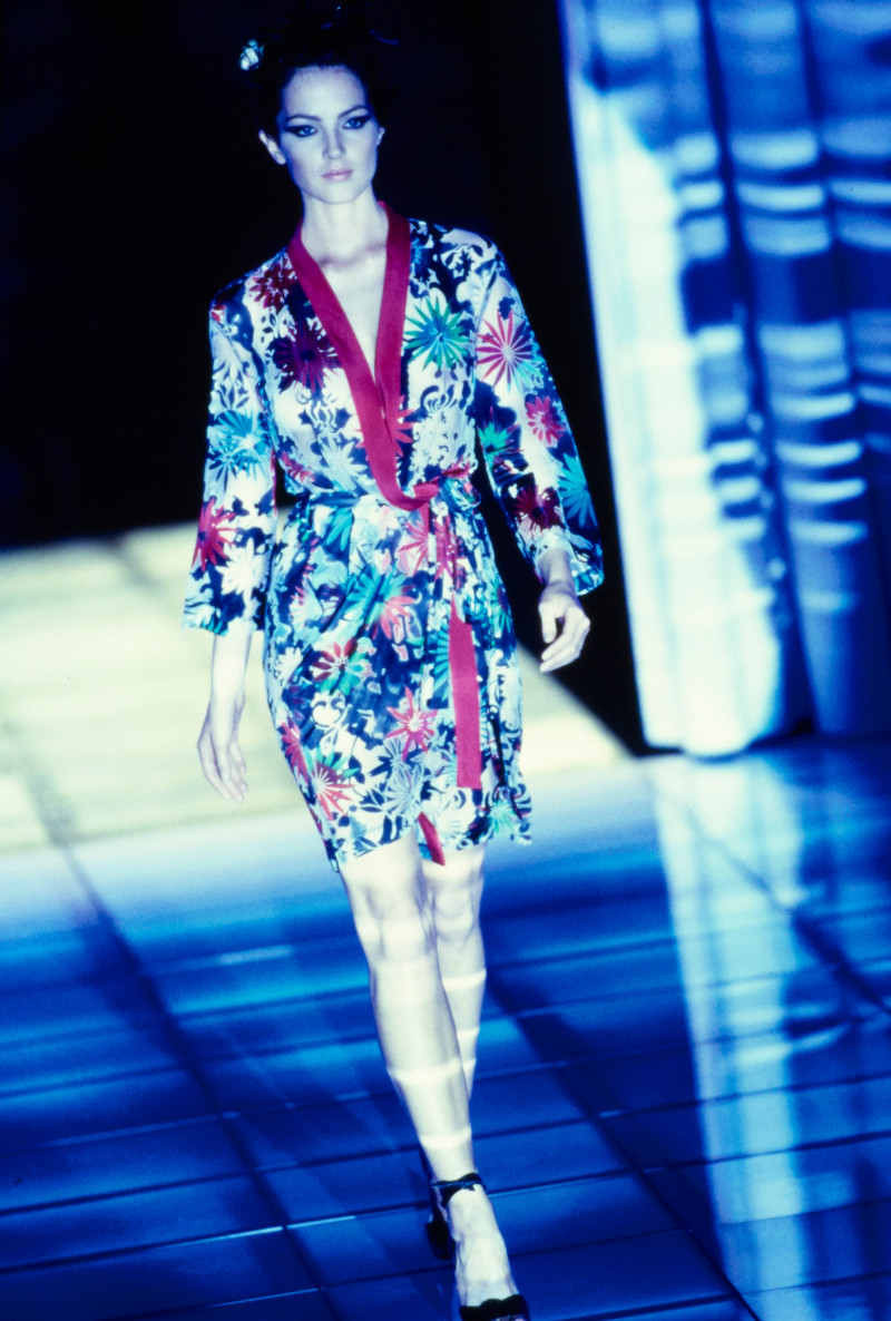 Versace fashion show for Spring/Summer 1997