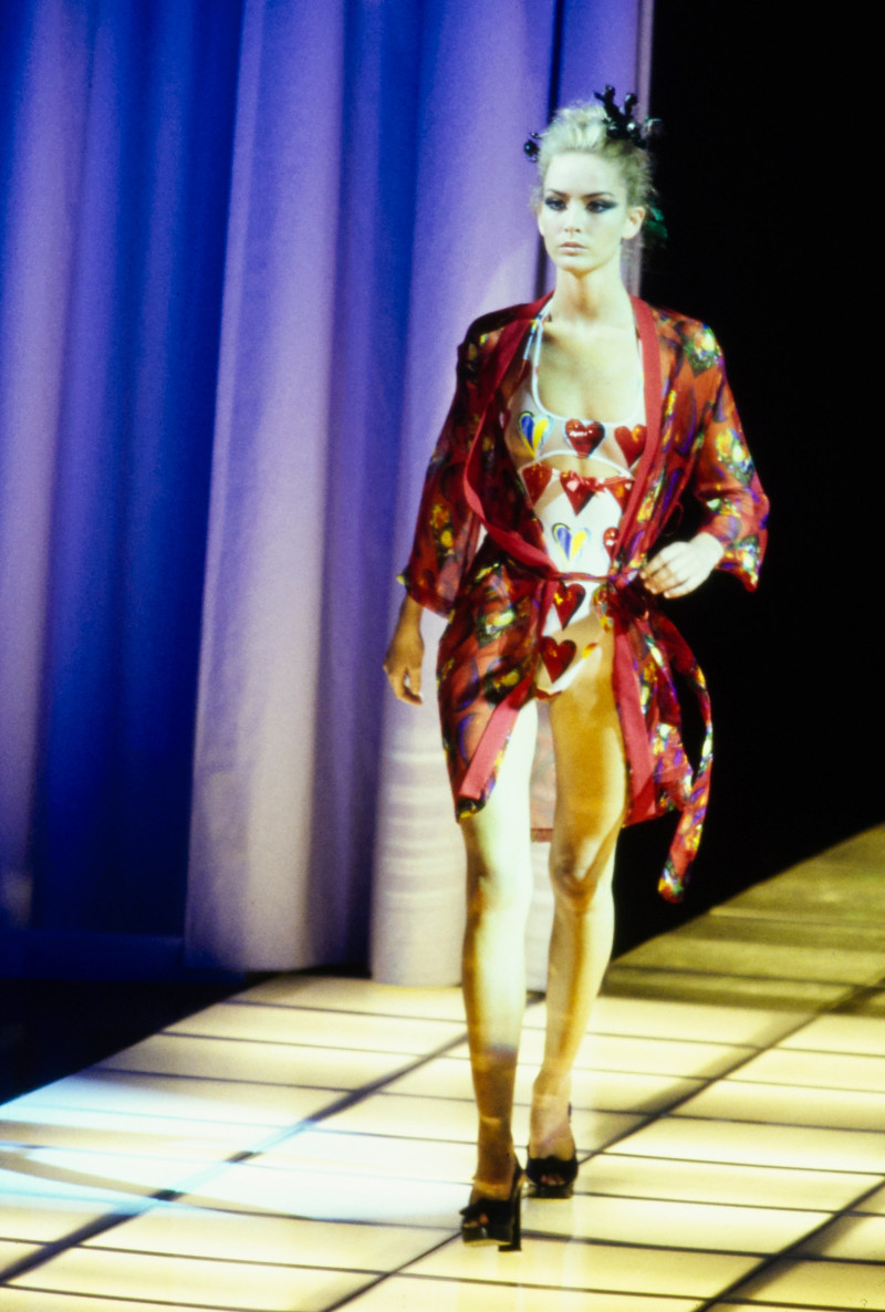 Versace fashion show for Spring/Summer 1997