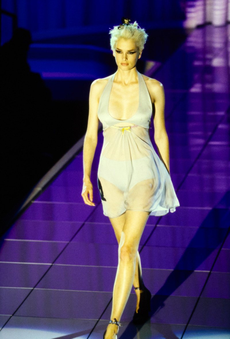 Versace fashion show for Spring/Summer 1997