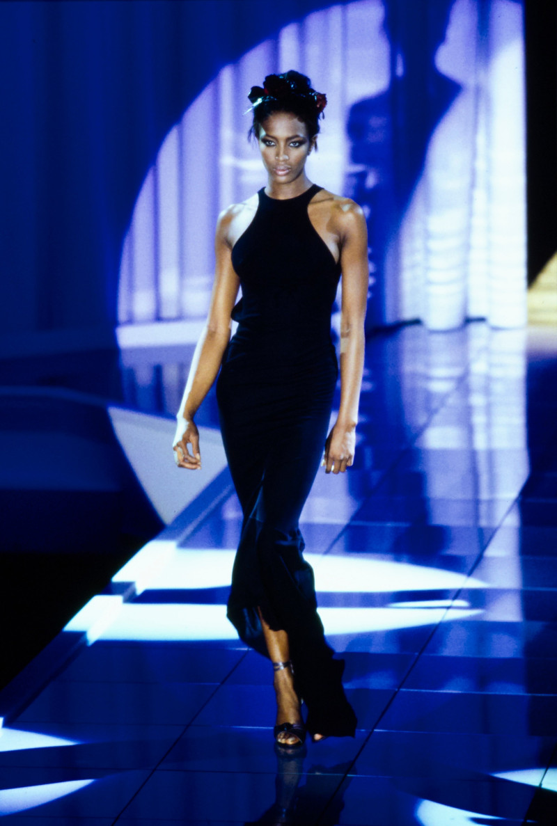 Versace fashion show for Spring/Summer 1997