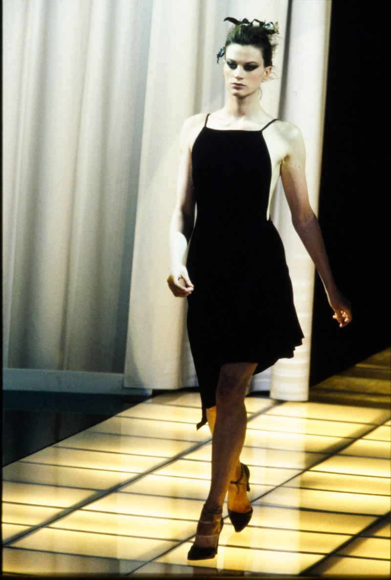 Versace fashion show for Spring/Summer 1997
