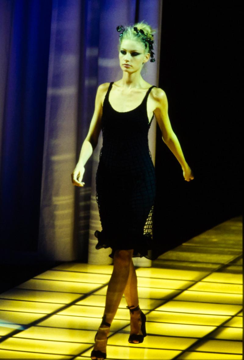 Versace fashion show for Spring/Summer 1997