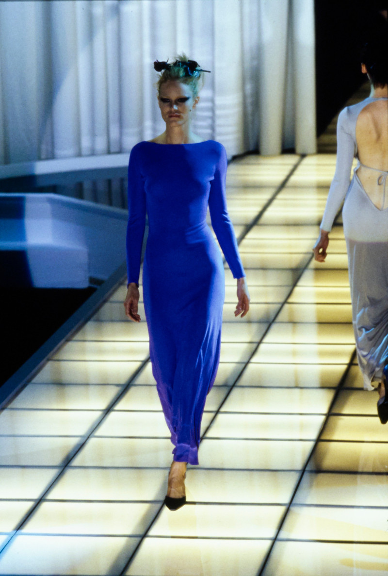 Versace fashion show for Spring/Summer 1997
