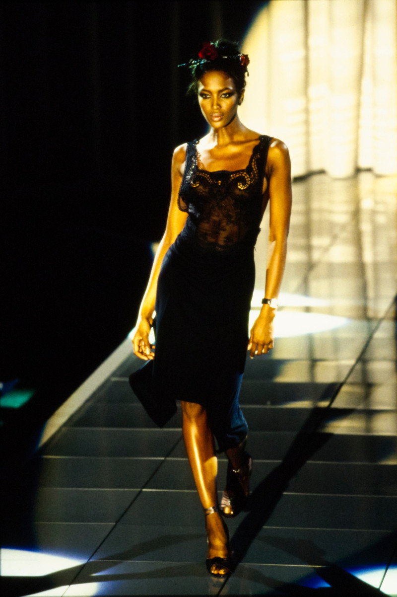 Versace fashion show for Spring/Summer 1997