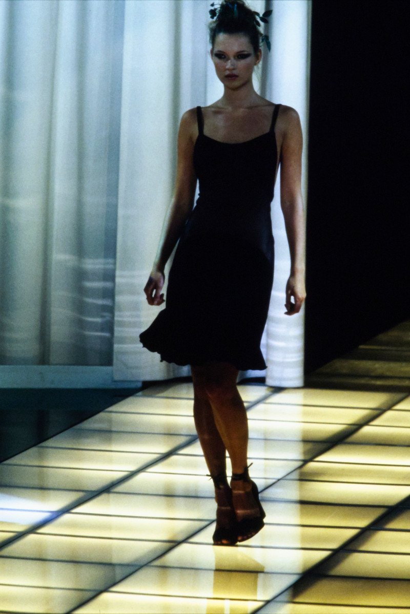 Versace fashion show for Spring/Summer 1997