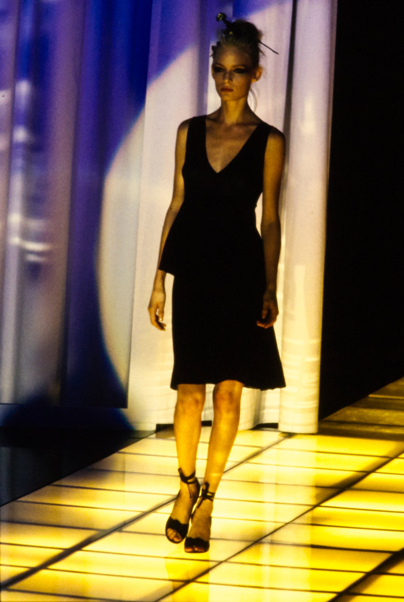 Versace fashion show for Spring/Summer 1997