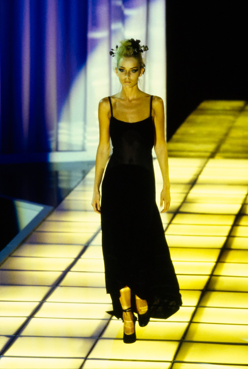 Versace fashion show for Spring/Summer 1997