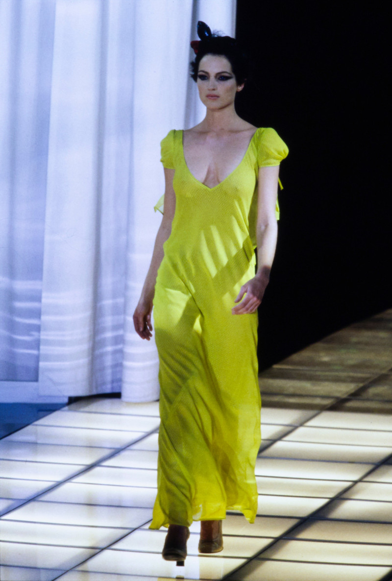 Versace fashion show for Spring/Summer 1997