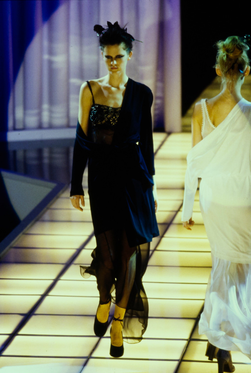 Versace fashion show for Spring/Summer 1997
