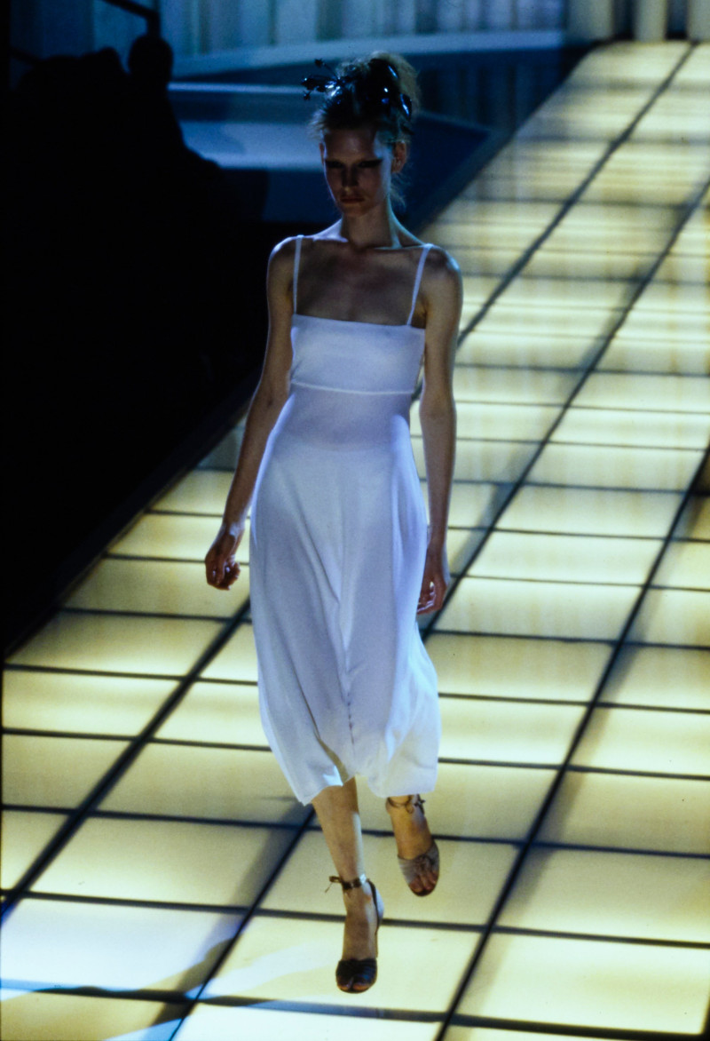 Versace fashion show for Spring/Summer 1997