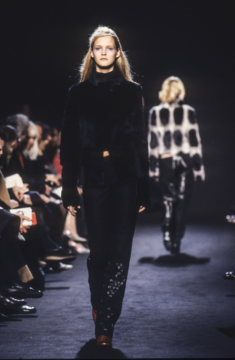 Carmen Kass featured in  the Costume National fashion show for Autumn/Winter 1999