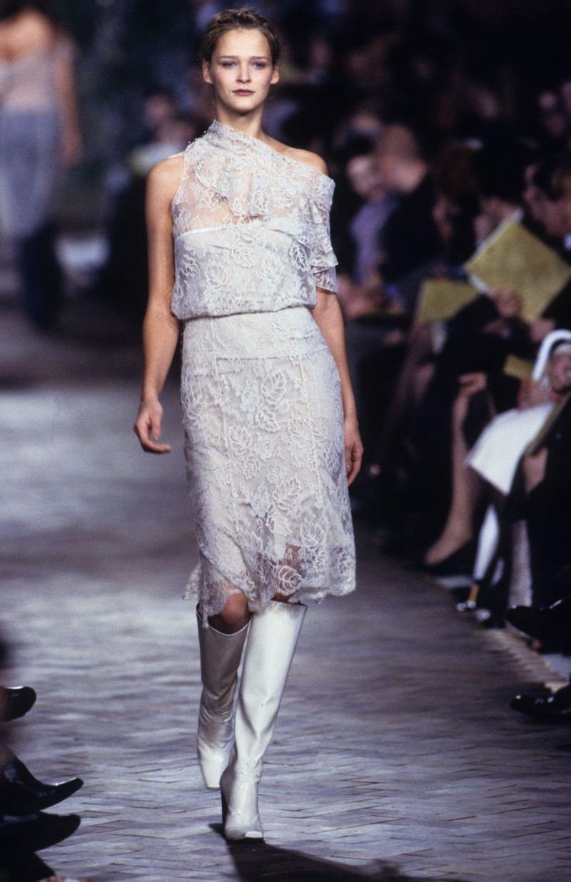 Carmen Kass featured in  the Chloe fashion show for Autumn/Winter 1999
