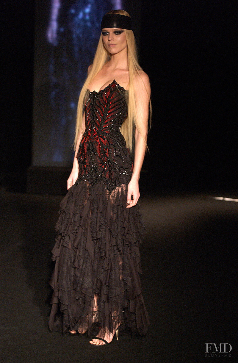 Eva Herzigova featured in  the Atelier Versace fashion show for Spring/Summer 2003