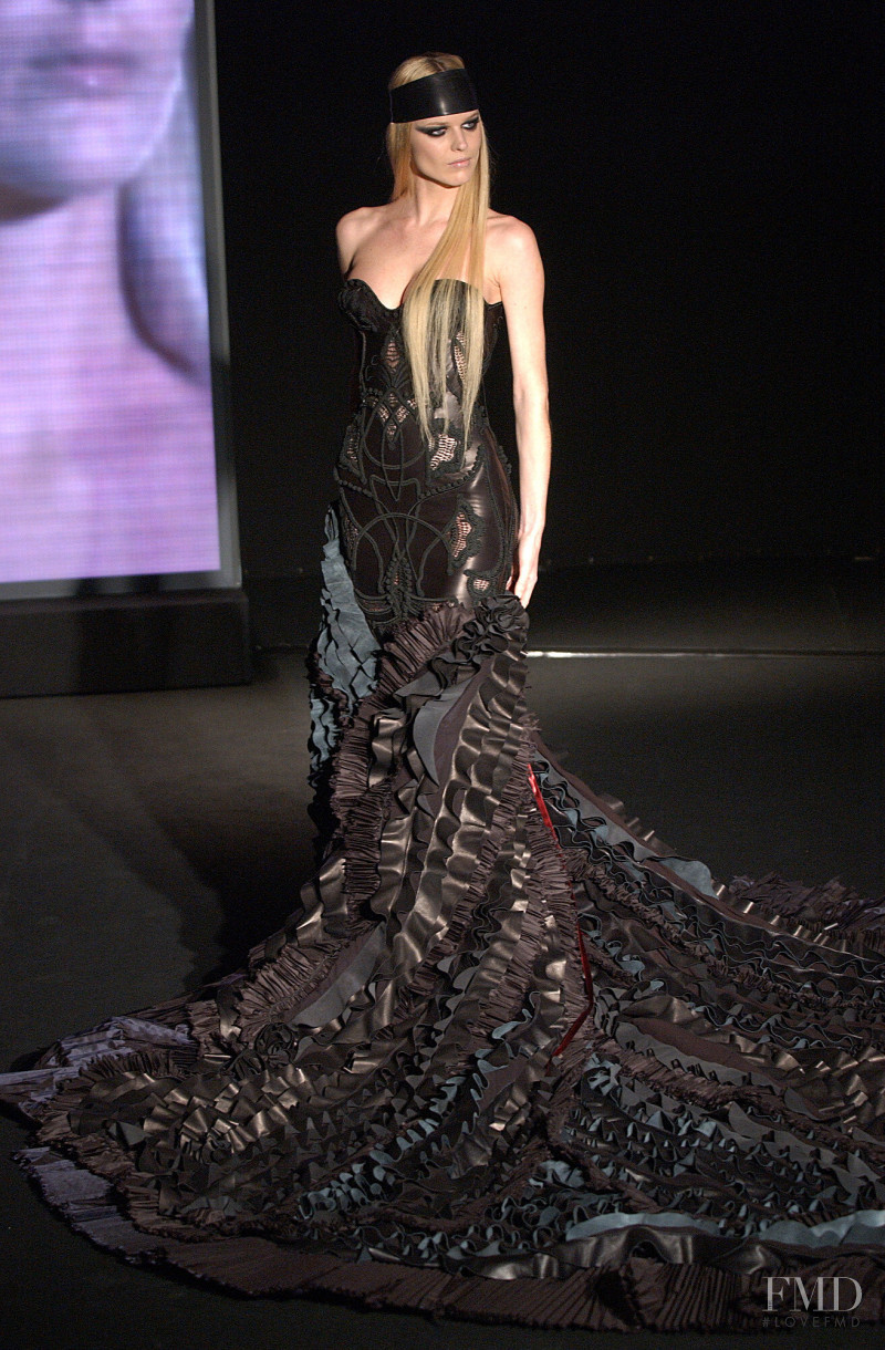 Eva Herzigova featured in  the Atelier Versace fashion show for Spring/Summer 2003