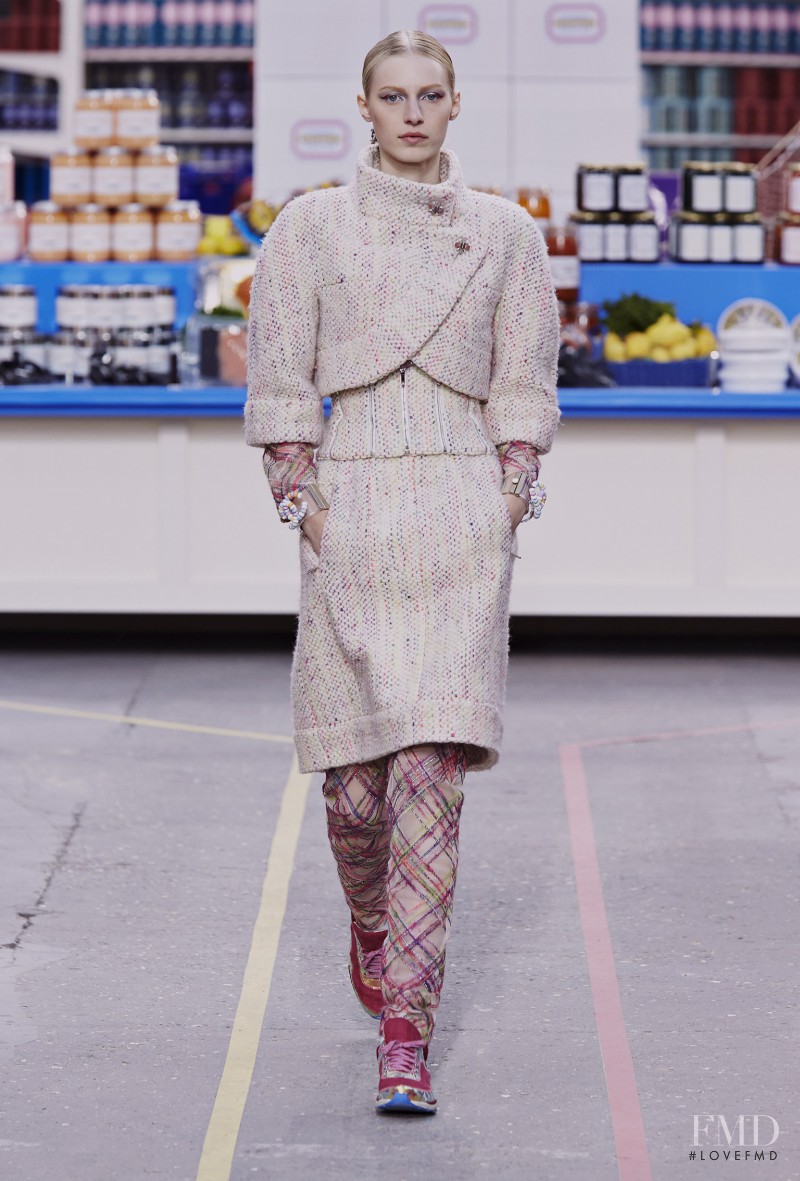 Julia Nobis featured in  the Chanel fashion show for Autumn/Winter 2014