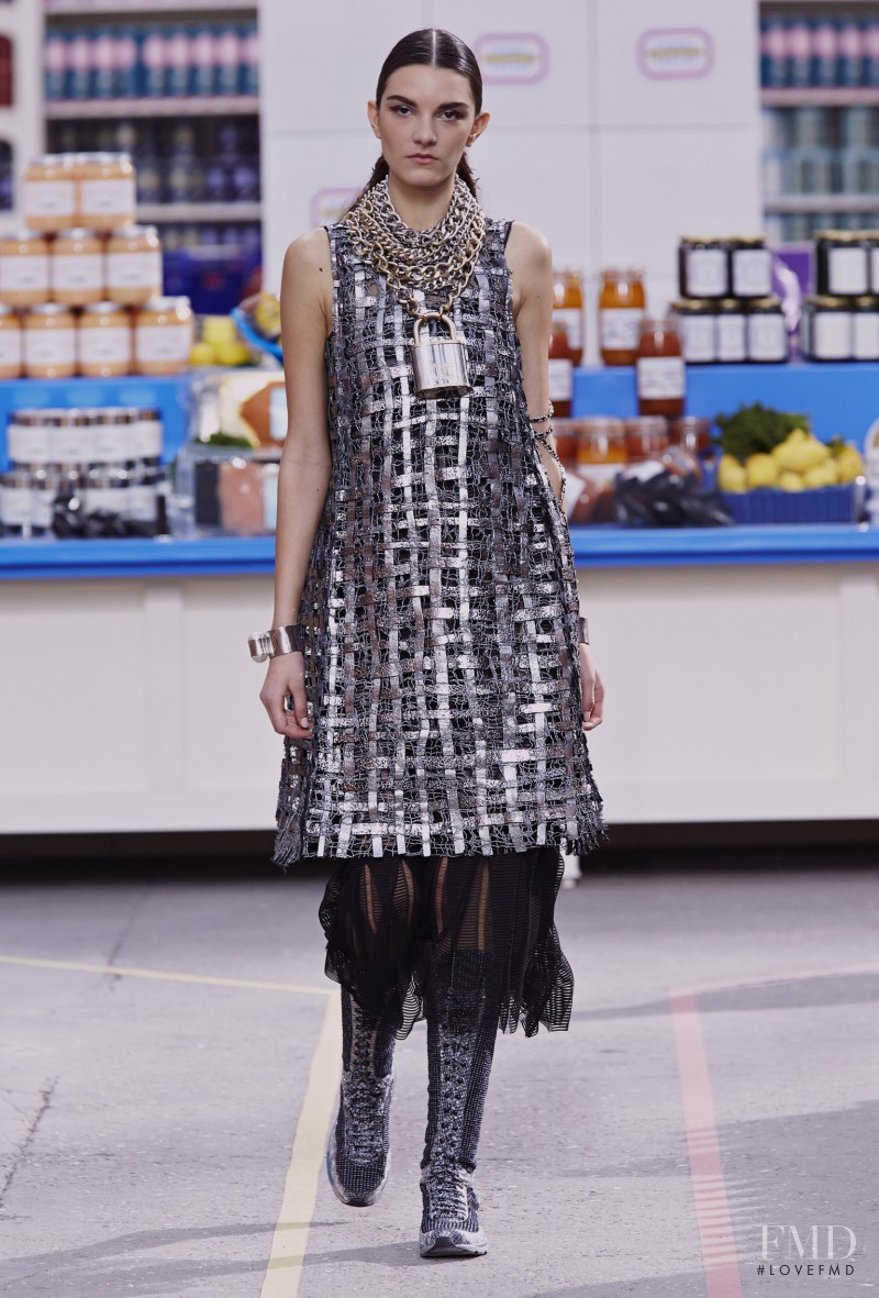 Natali Eydelman featured in  the Chanel fashion show for Autumn/Winter 2014