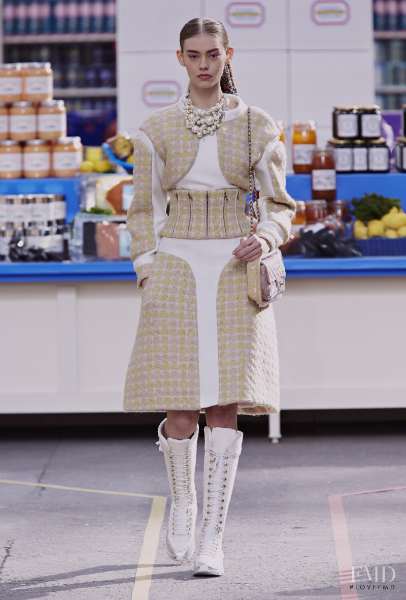 Ondria Hardin featured in  the Chanel fashion show for Autumn/Winter 2014