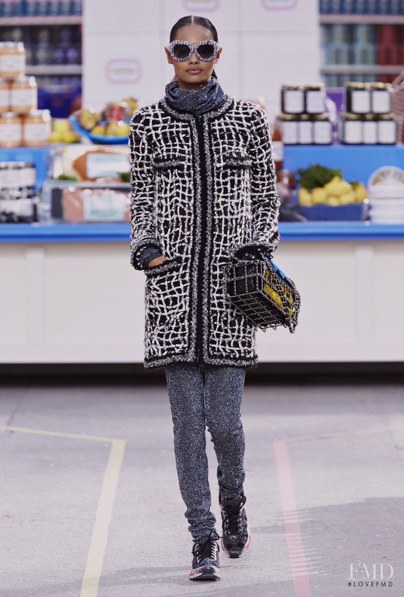 Malaika Firth featured in  the Chanel fashion show for Autumn/Winter 2014