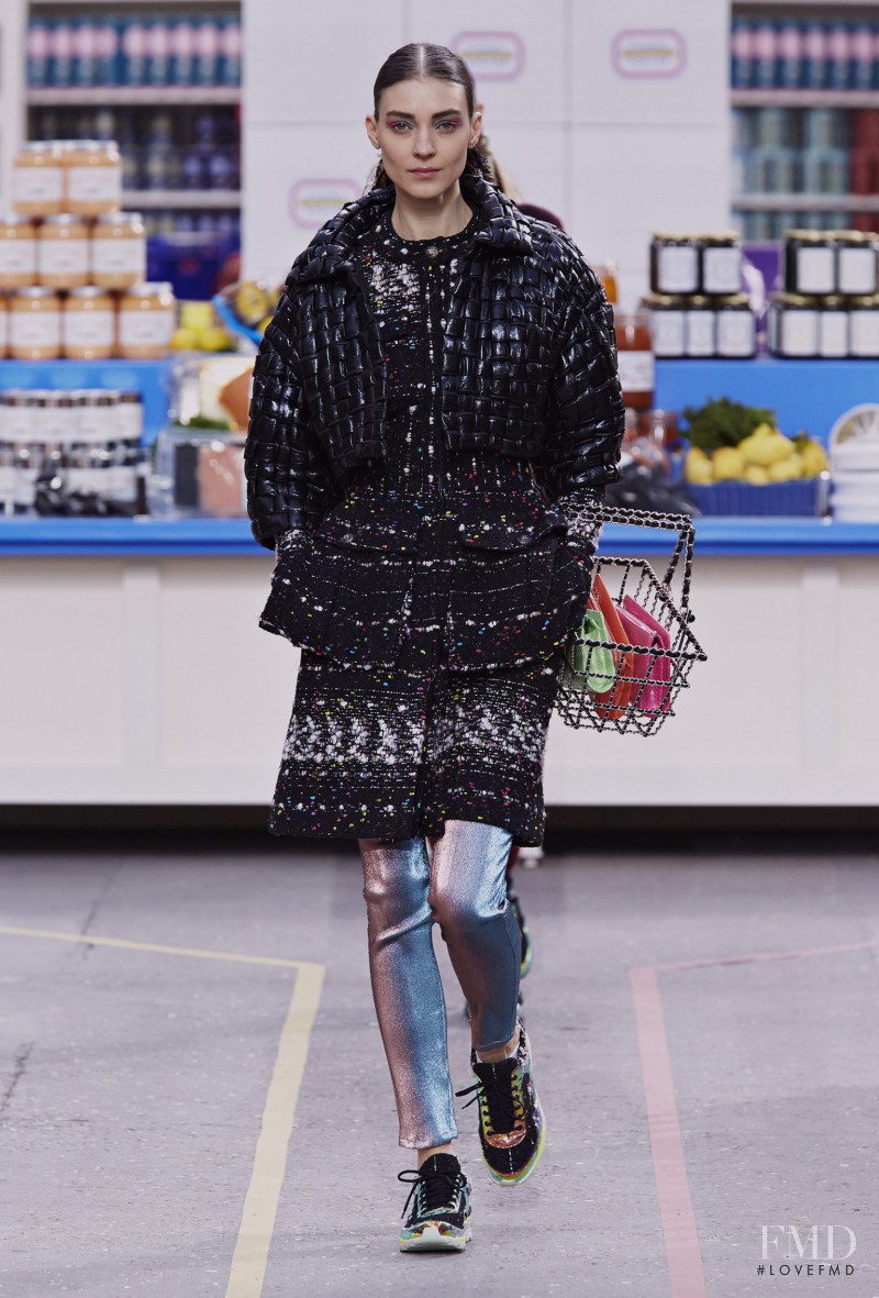 Kati Nescher featured in  the Chanel fashion show for Autumn/Winter 2014