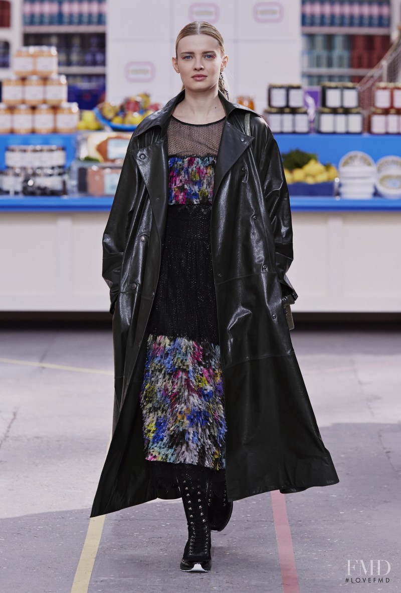 Natalia Siodmiak featured in  the Chanel fashion show for Autumn/Winter 2014