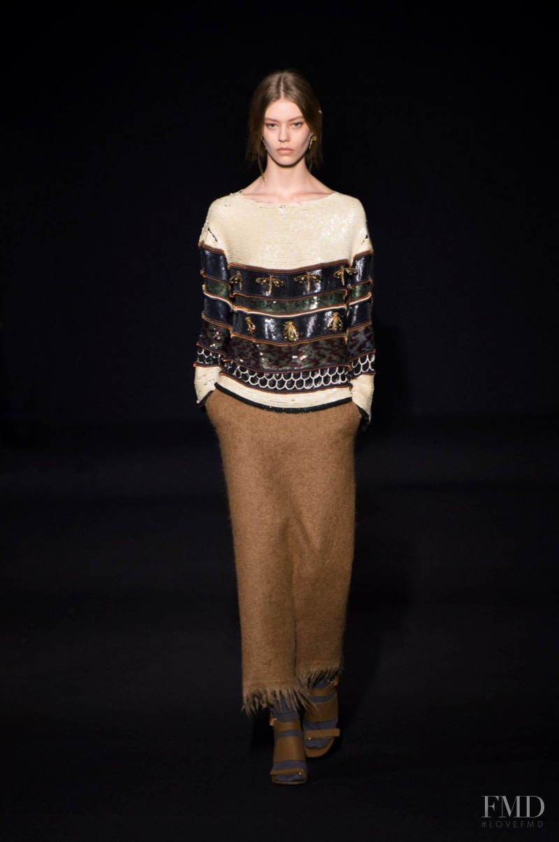 Ondria Hardin featured in  the Alberta Ferretti fashion show for Autumn/Winter 2014