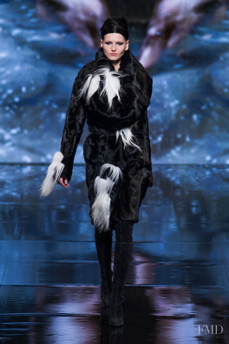 Katlin Aas featured in  the Donna Karan New York fashion show for Autumn/Winter 2014
