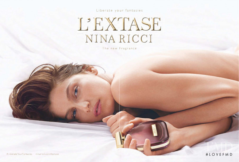 Nina Ricci L\'Extase Fragrance advertisement for Autumn/Winter 2015