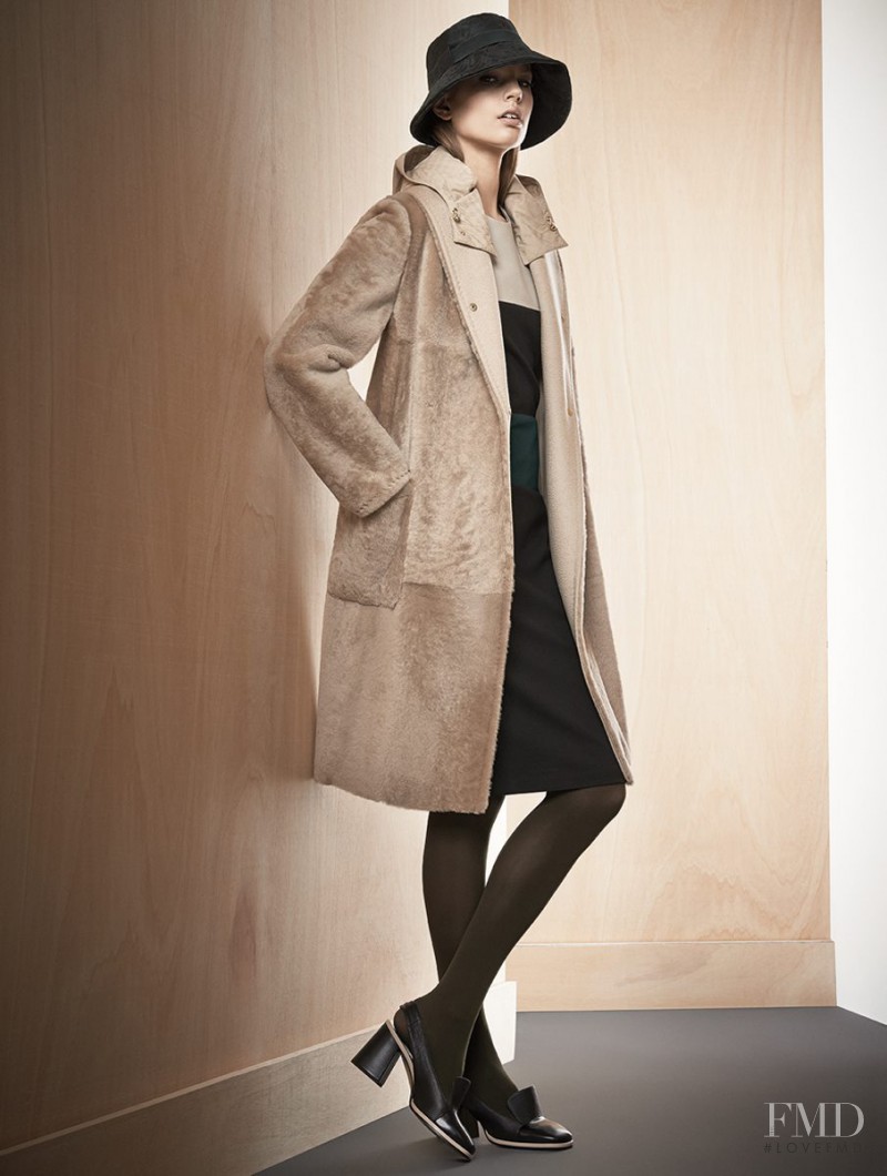 Elisabeth Erm featured in  the Max Mara fashion show for Pre-Fall 2014