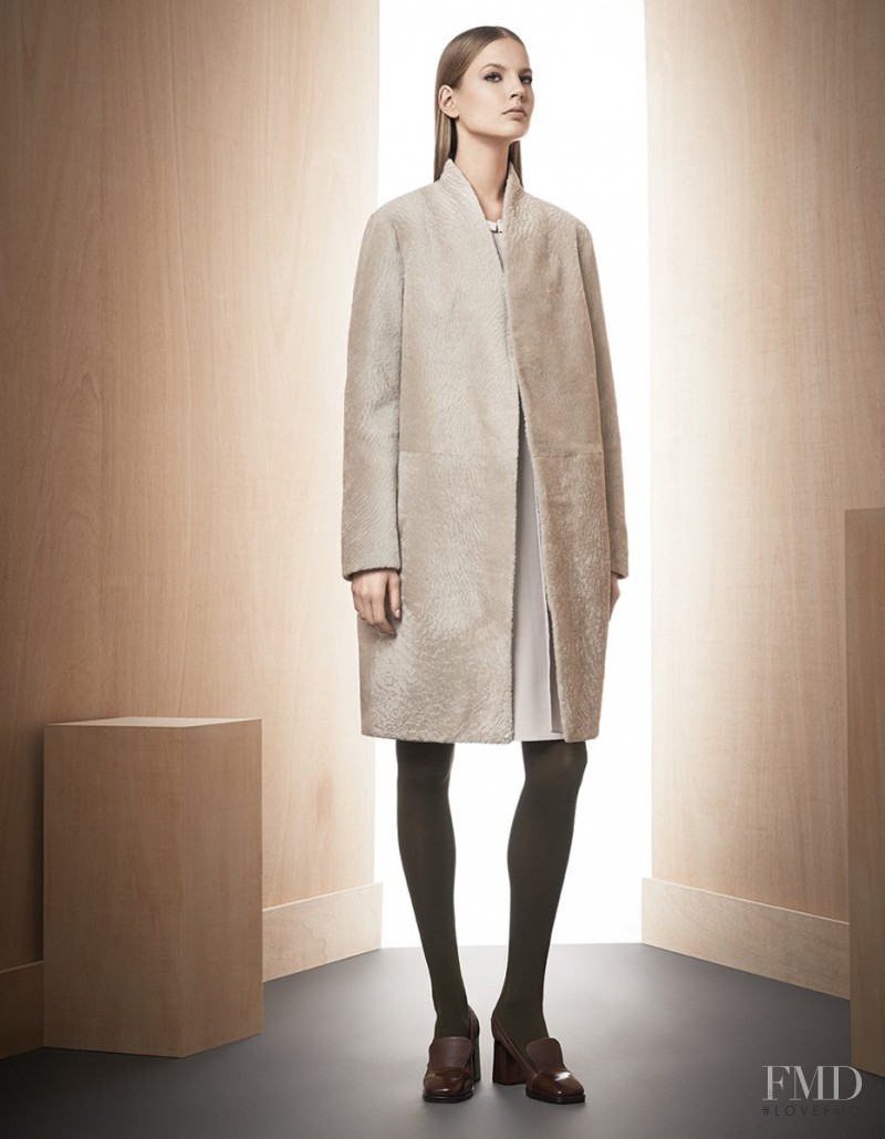 Elisabeth Erm featured in  the Max Mara fashion show for Pre-Fall 2014