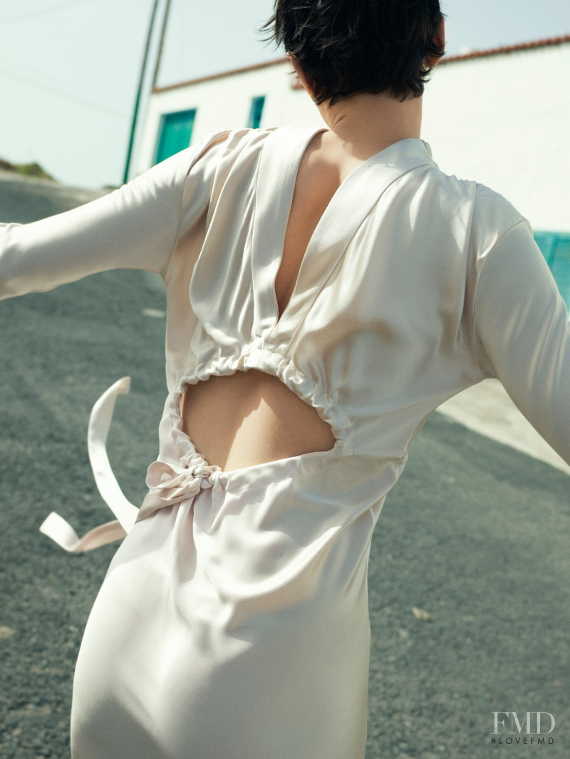 Fran Summers featured in  the Zara Bonsoir \'L\'Ete Bridal Collection advertisement for Spring/Summer 2022