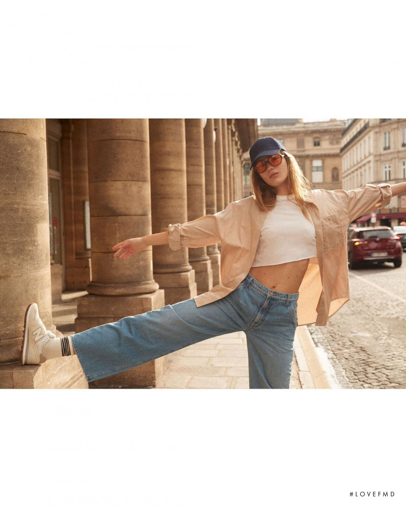 Esther Heesch featured in  the Mother Denim advertisement for Spring/Summer 2022