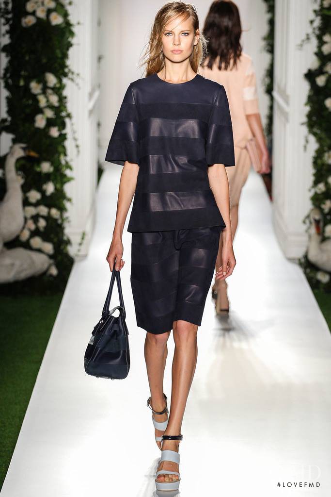Elisabeth Erm featured in  the Mulberry fashion show for Spring/Summer 2014