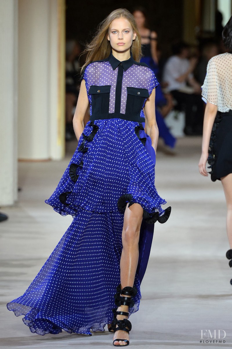 Elisabeth Erm featured in  the Emanuel Ungaro fashion show for Spring/Summer 2014