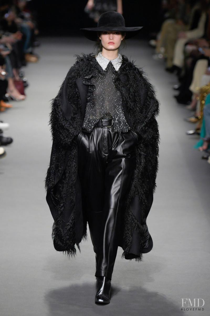 Lulu Tenney featured in  the Alberta Ferretti fashion show for Autumn/Winter 2022