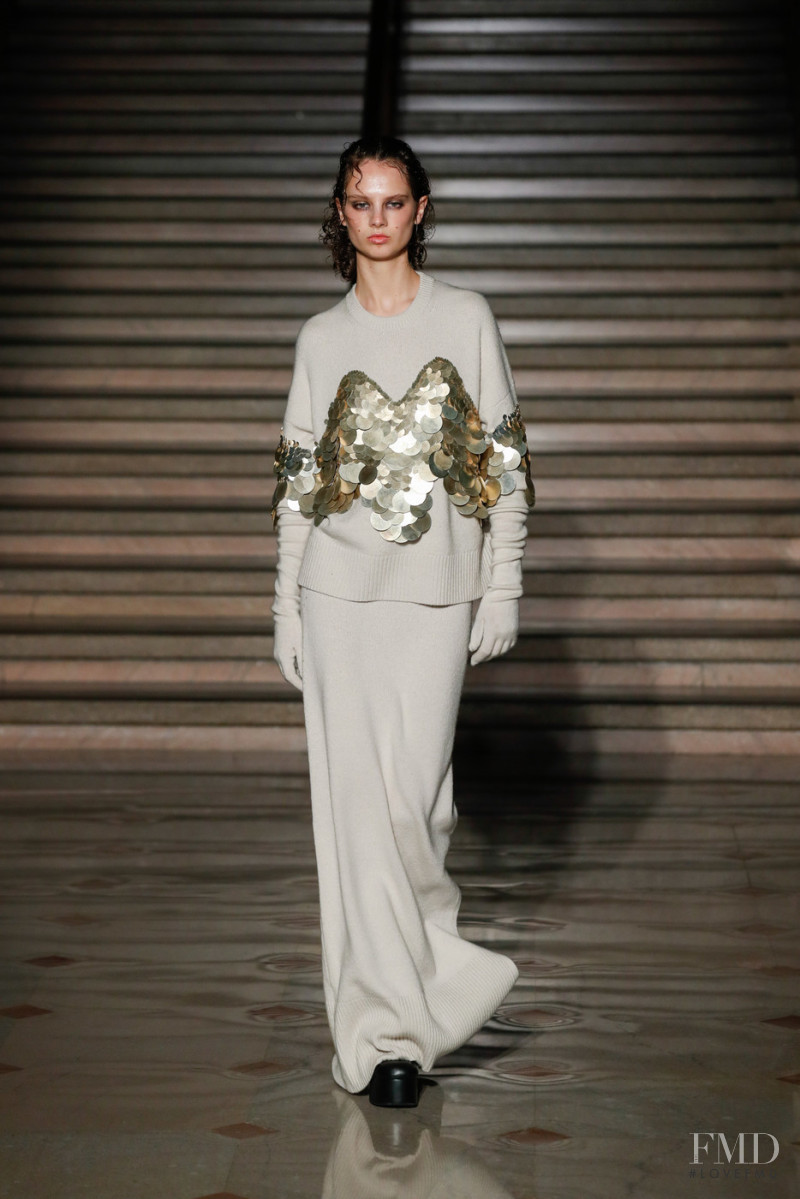 Giselle Norman featured in  the Altuzarra fashion show for Autumn/Winter 2022