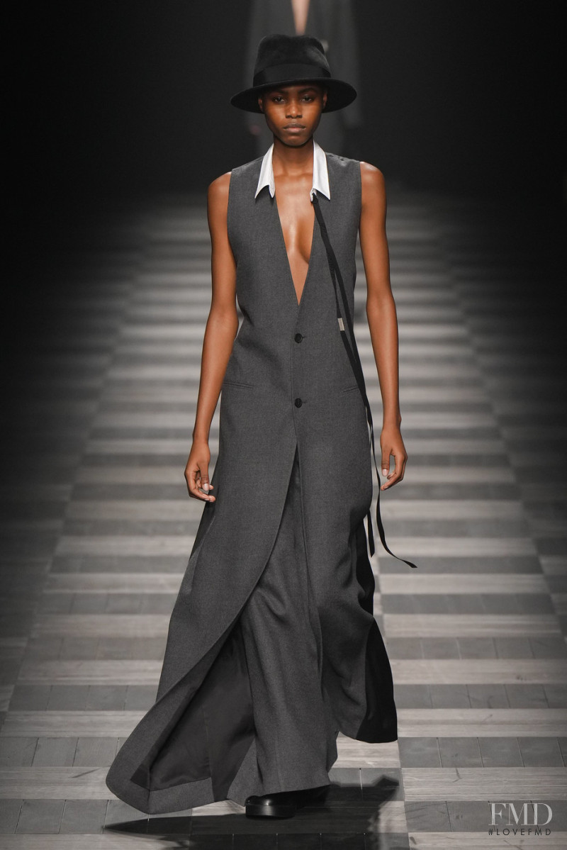 Ann Demeulemeester fashion show for Autumn/Winter 2022