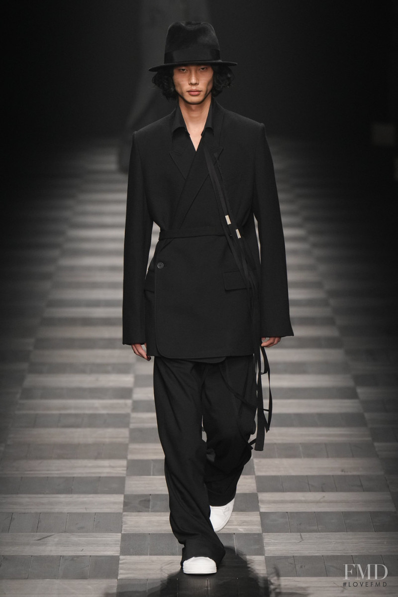 Ann Demeulemeester fashion show for Autumn/Winter 2022