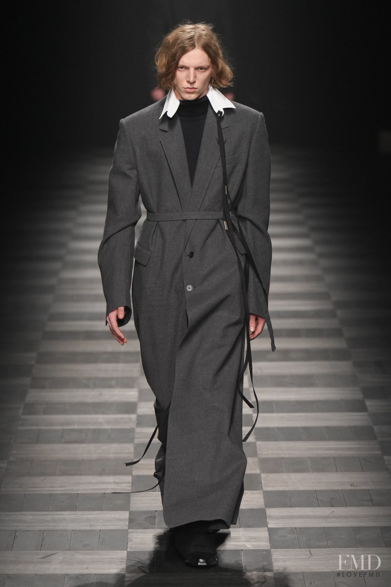 Ann Demeulemeester fashion show for Autumn/Winter 2022