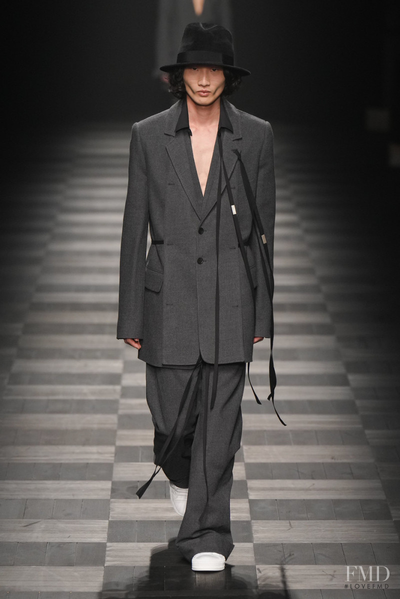 Ann Demeulemeester fashion show for Autumn/Winter 2022