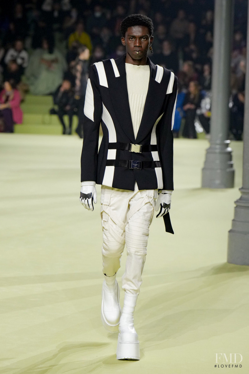 Ottawa Kwami featured in  the Balmain fashion show for Autumn/Winter 2022